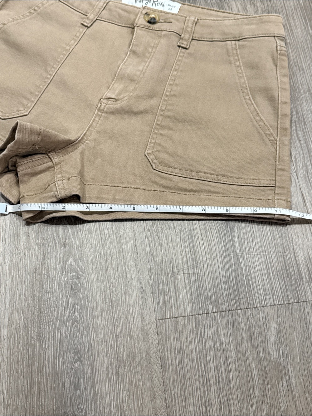Indigo Rein Women’s Tan Utility Shorts with Front Patch Pockets Size 28 / 9 - Picture 8 of 9